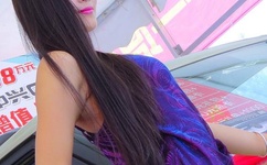 帅哥摸舔美女全身视频